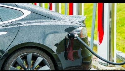 Seguros de carros elétricos: entenda as regras específicas