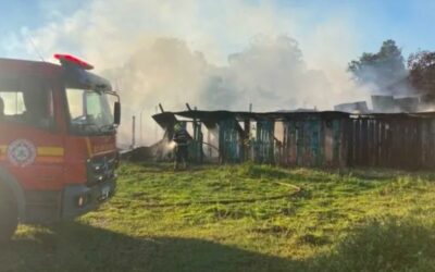 Incêndio em galpão alerta para necessidade de seguro e especialista orienta Corretores