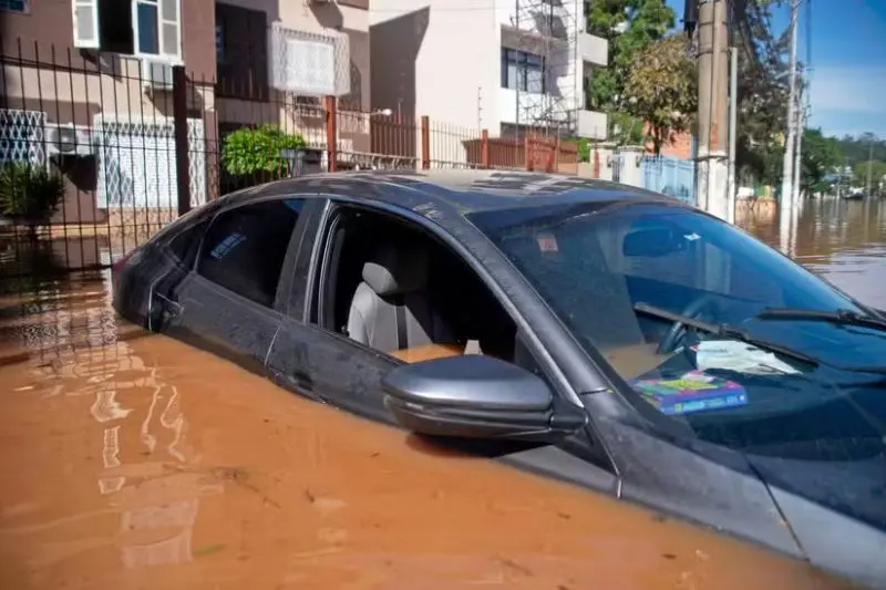 Seguro do carro cobre enchente? Veja como descobrir