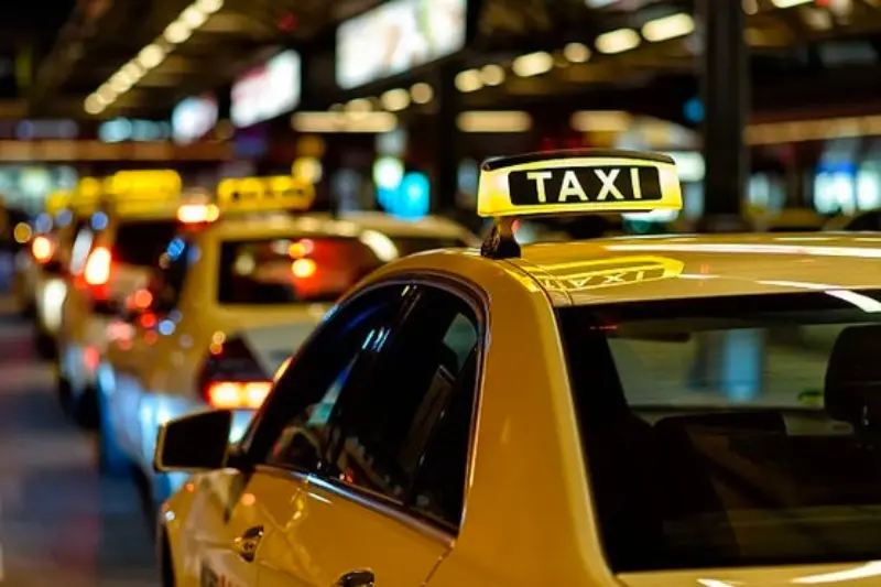 Omitir condição de taxista em seguro de veículo agrava risco e faz perder cobertura