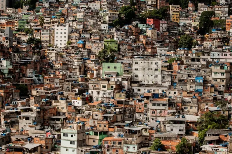 Distribuição de seguros nas favelas pode ser impulsionada por moradores