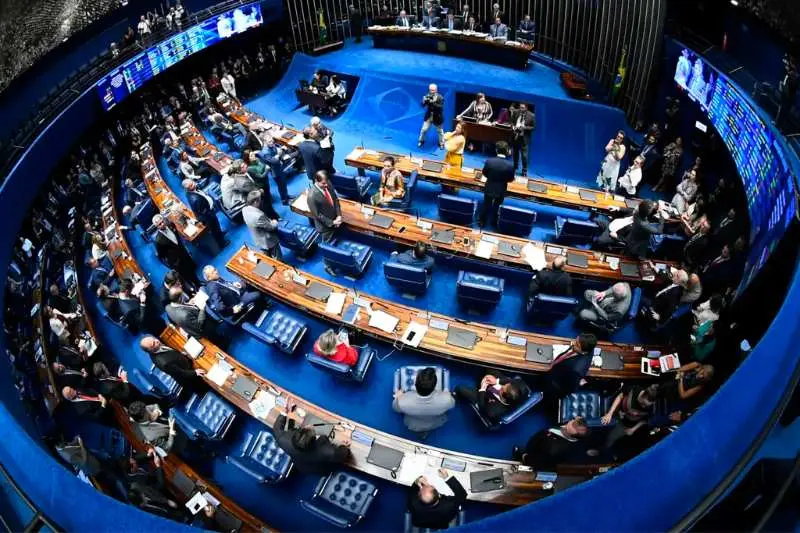 Senado aprova projeto que regulamenta cooperativas de seguros